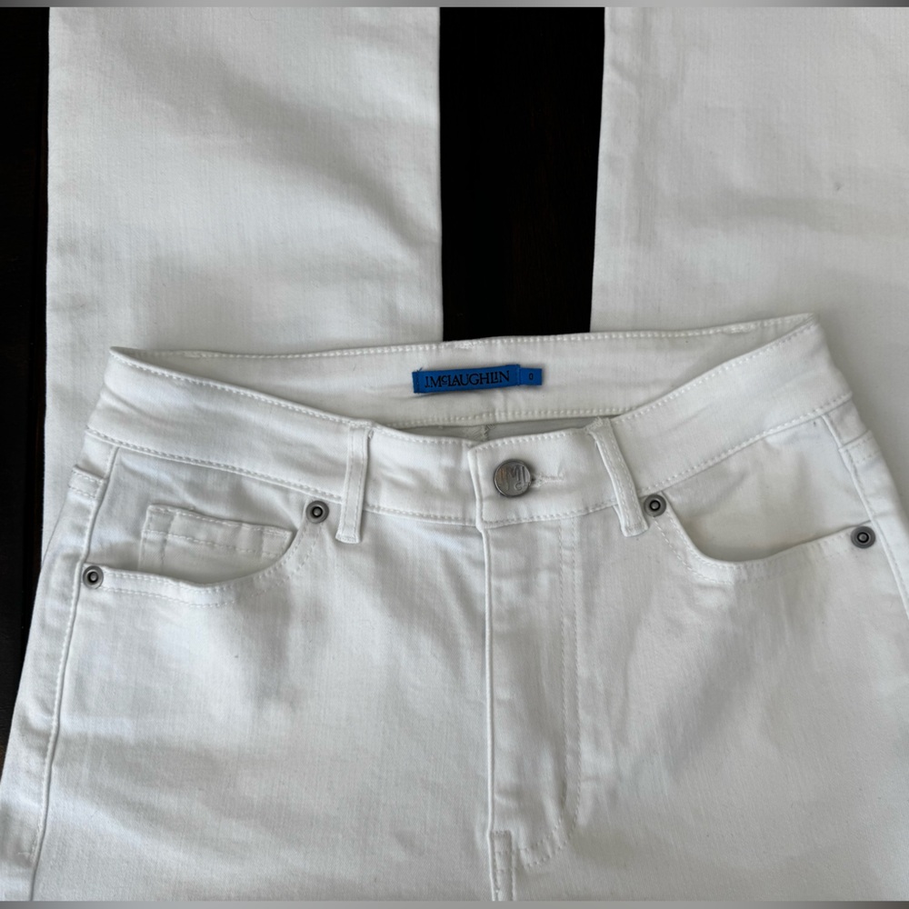 J.McLaughlin White super Stretchy Jeans SZ 0
Women’s White Flare Jeans EUC - Picture 7 of 9